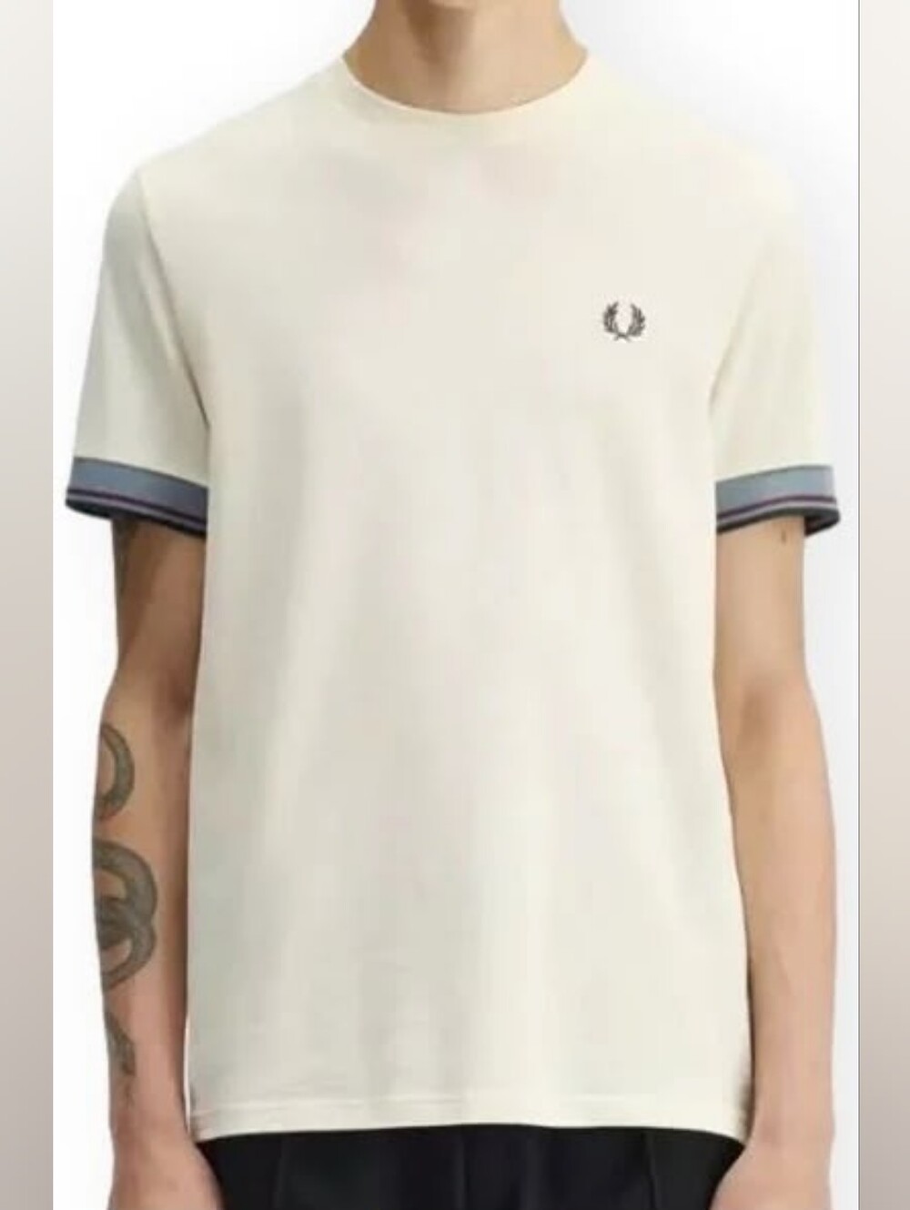 Fred Perry. Twin Tipped Cuff T-Shirt. Style: M2396. Colour: Ecru 560.